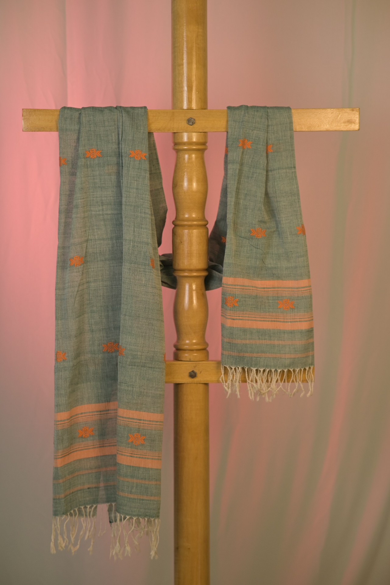 Grey Handwoven Cotton Stole with Orange Buta