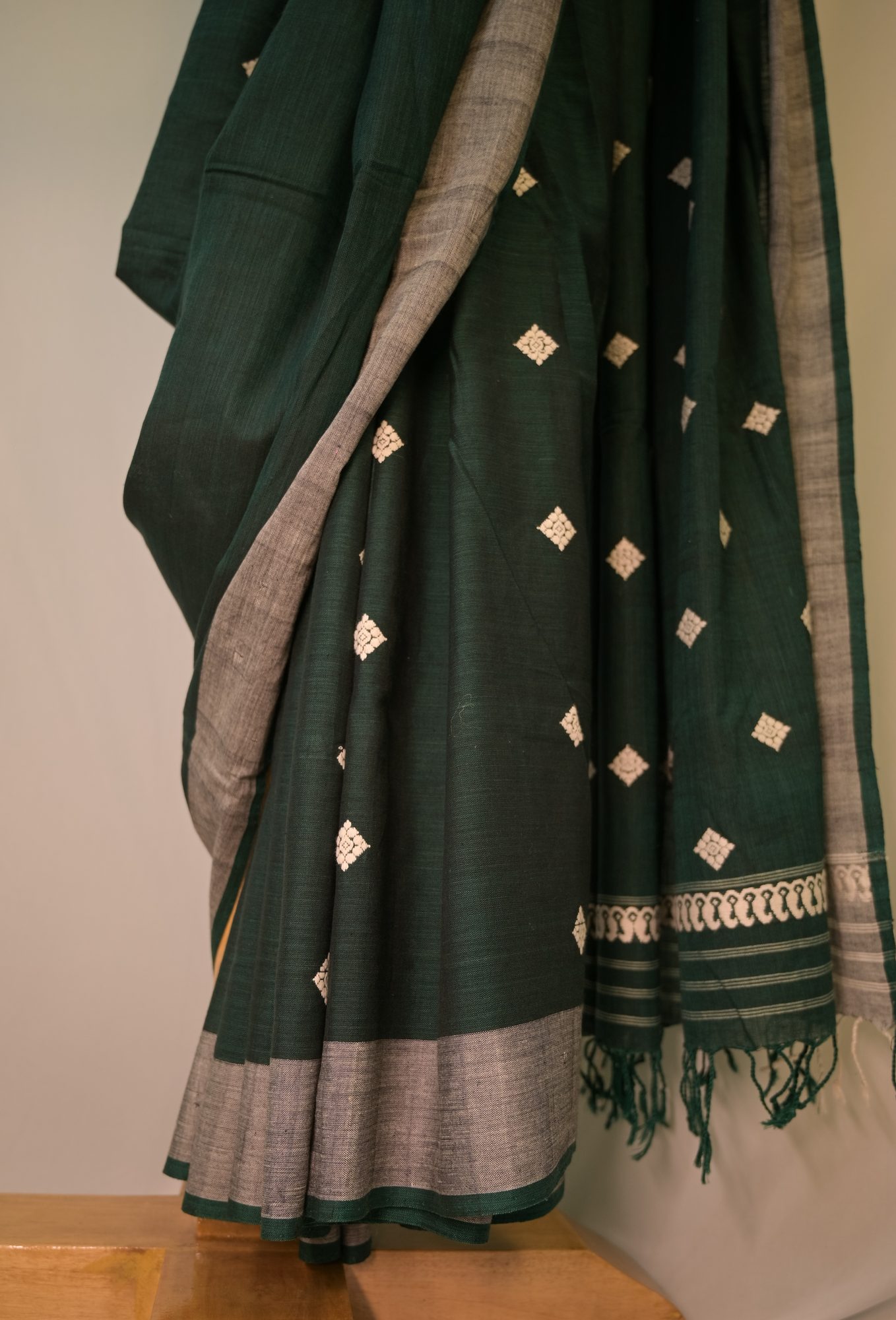 Bottle Green Handwoven Saree with Small Buta