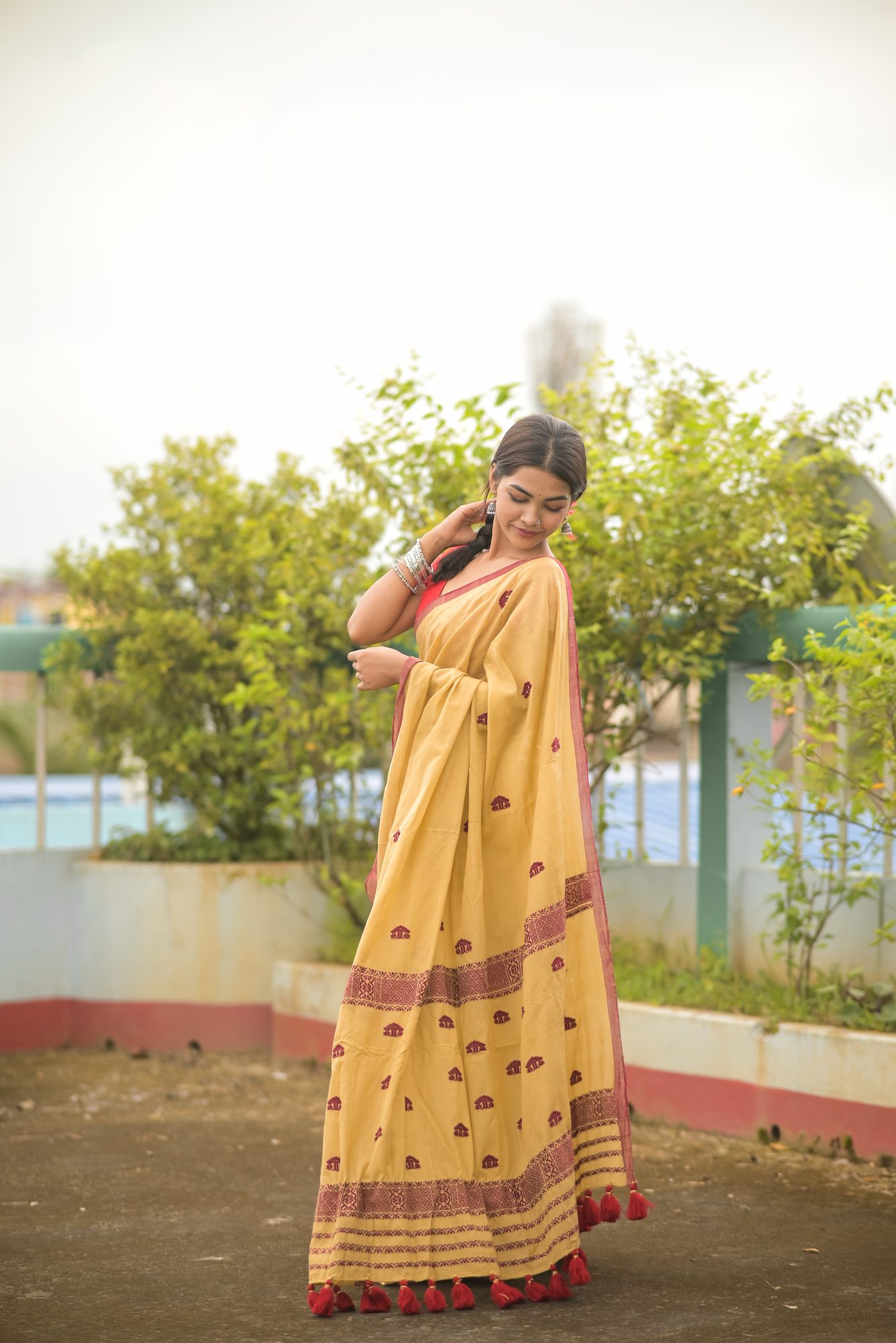 Muga Colour Handwoven Saree with Gos Buta